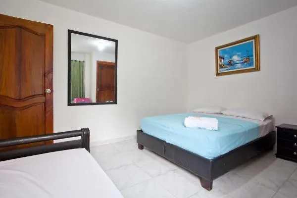 Hostal En La Avenida Malecon Cartagena